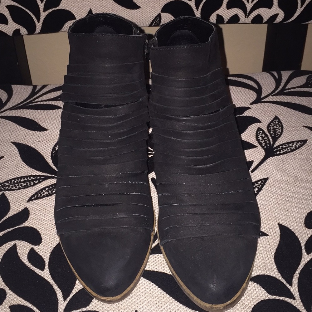 Lucky Brand Women’s Zavrina Bootie
